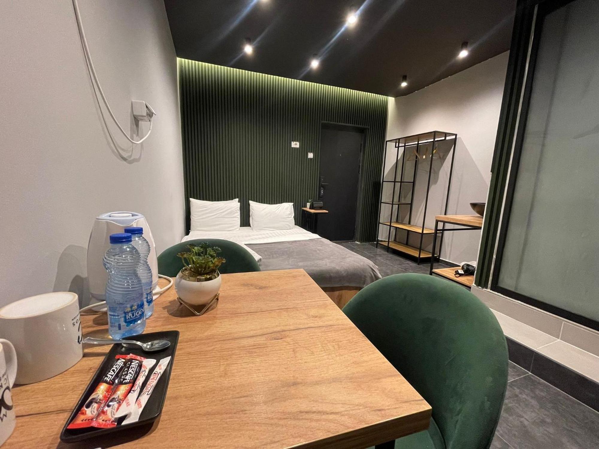 M - Square Private Rooms Skopie Habitación foto