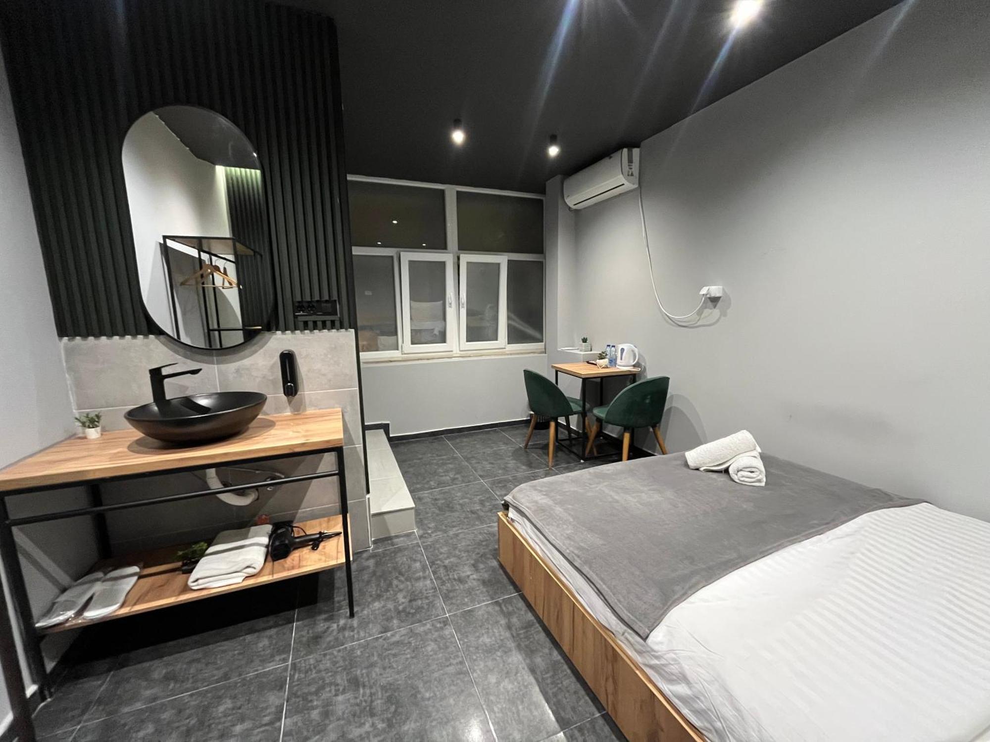M - Square Private Rooms Skopie Habitación foto